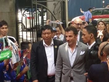 Del Piero bất ngờ trước sự cuồng nhiệt của tifosi Việt Nam